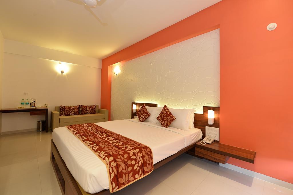 The Temple View Hotel Shirdi Phòng bức ảnh