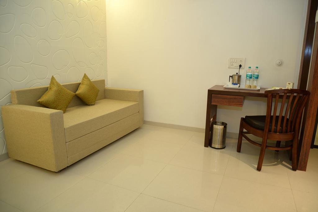 The Temple View Hotel Shirdi Phòng bức ảnh