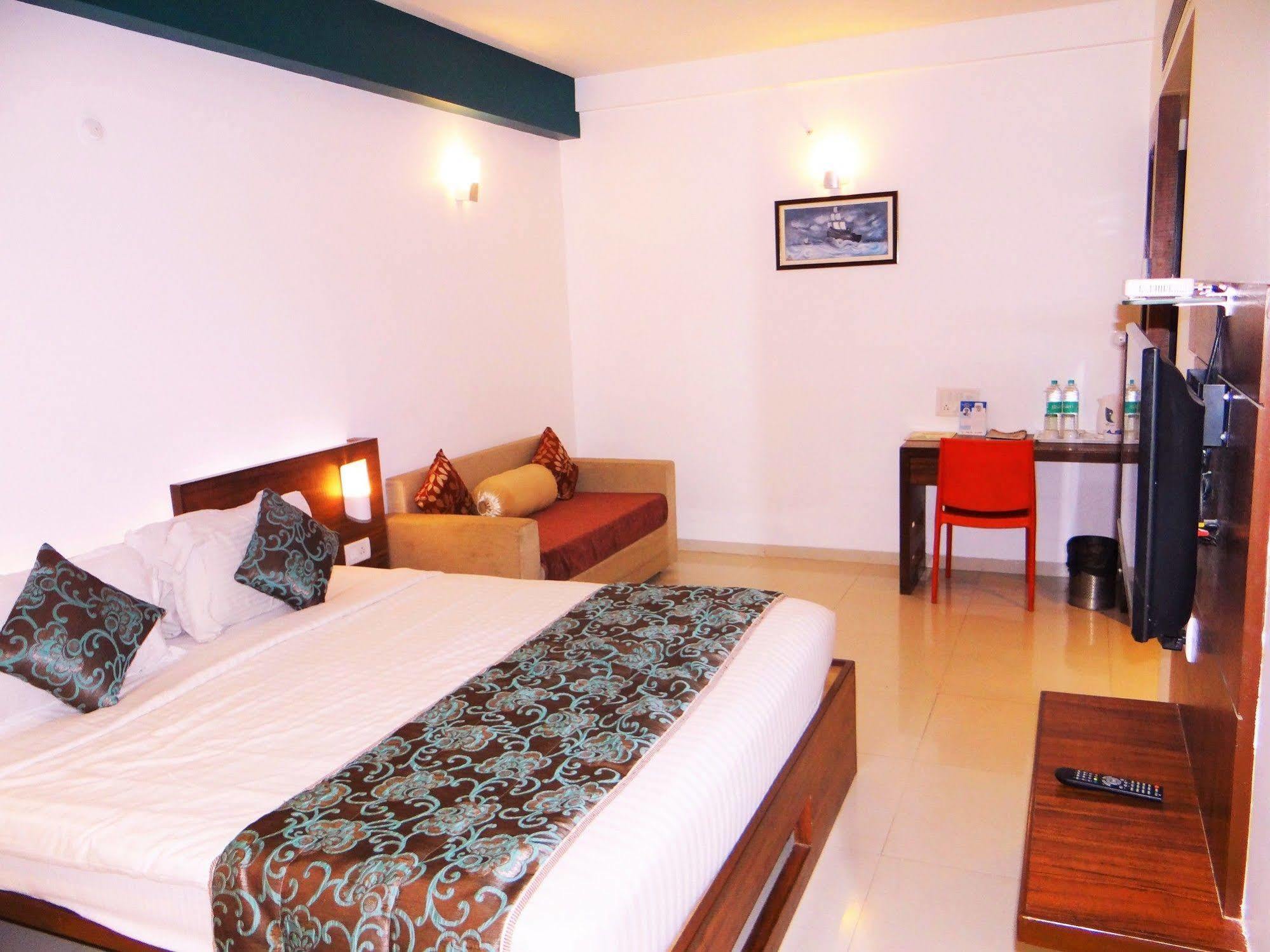 The Temple View Hotel Shirdi Ngoại thất bức ảnh