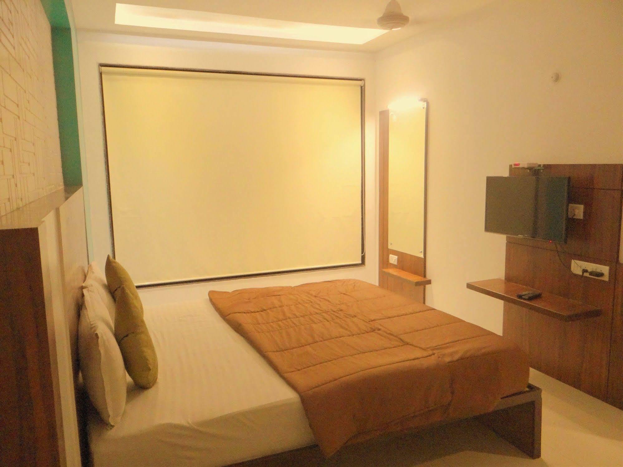 The Temple View Hotel Shirdi Ngoại thất bức ảnh