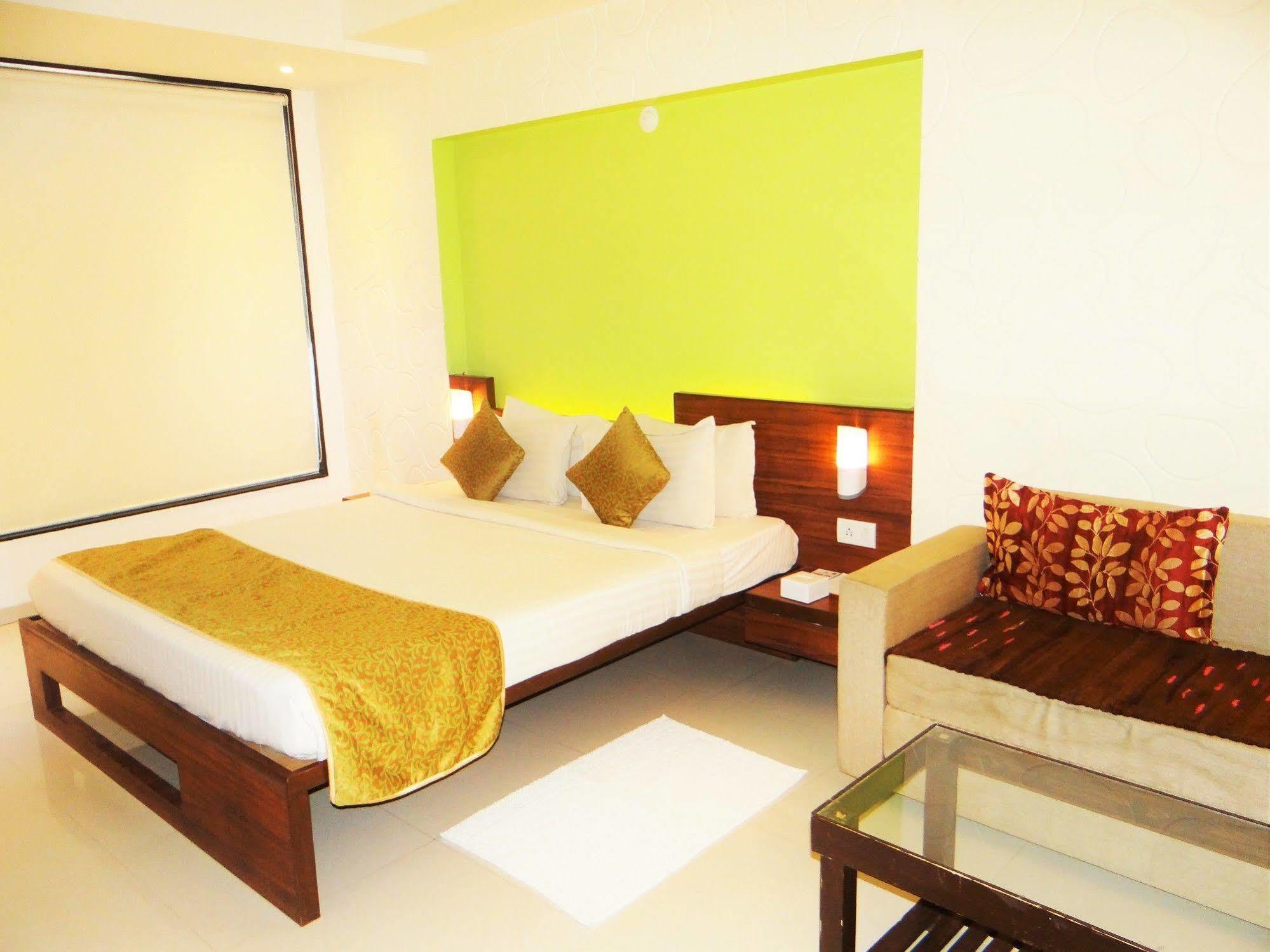 The Temple View Hotel Shirdi Ngoại thất bức ảnh