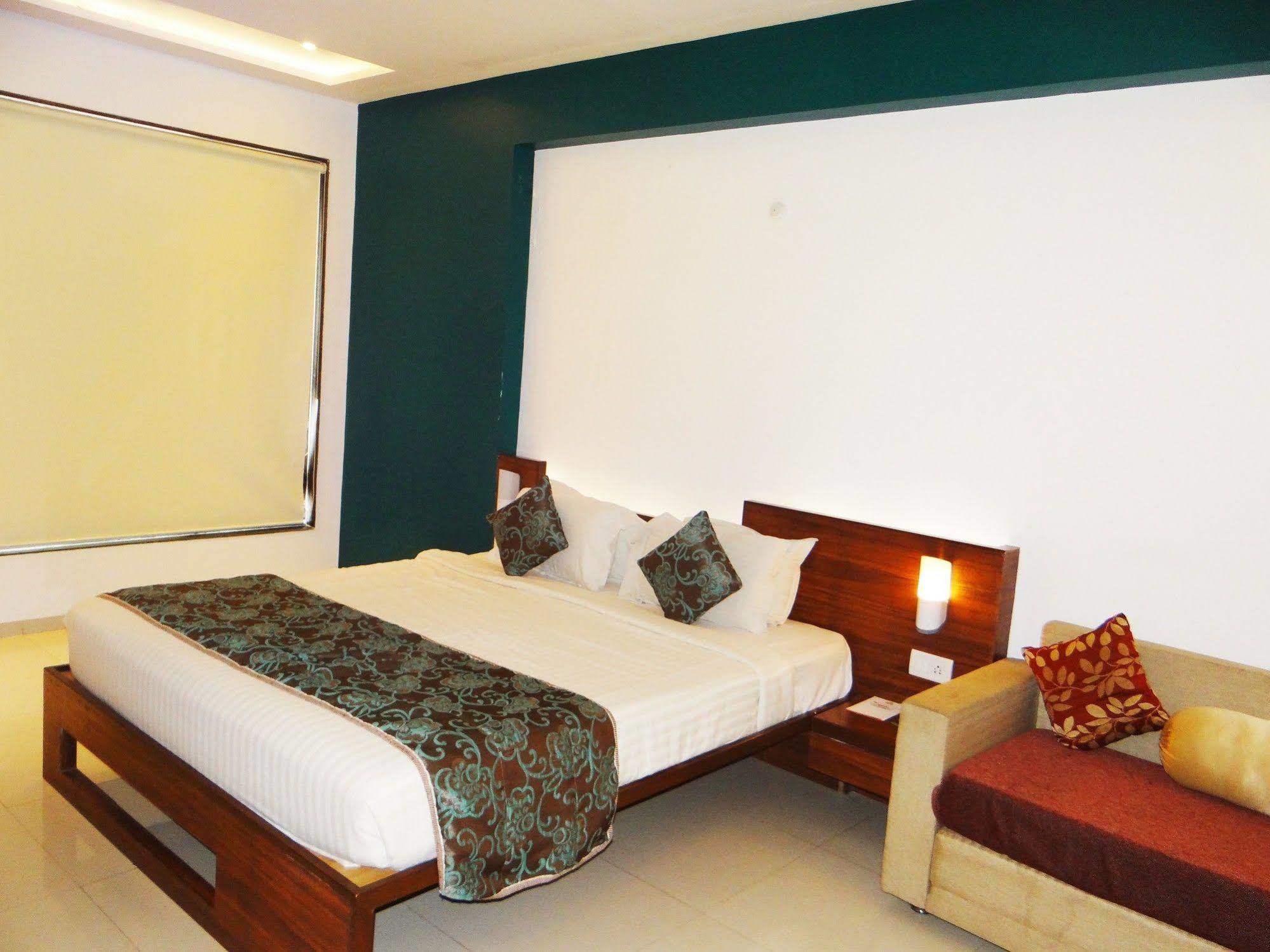 The Temple View Hotel Shirdi Ngoại thất bức ảnh