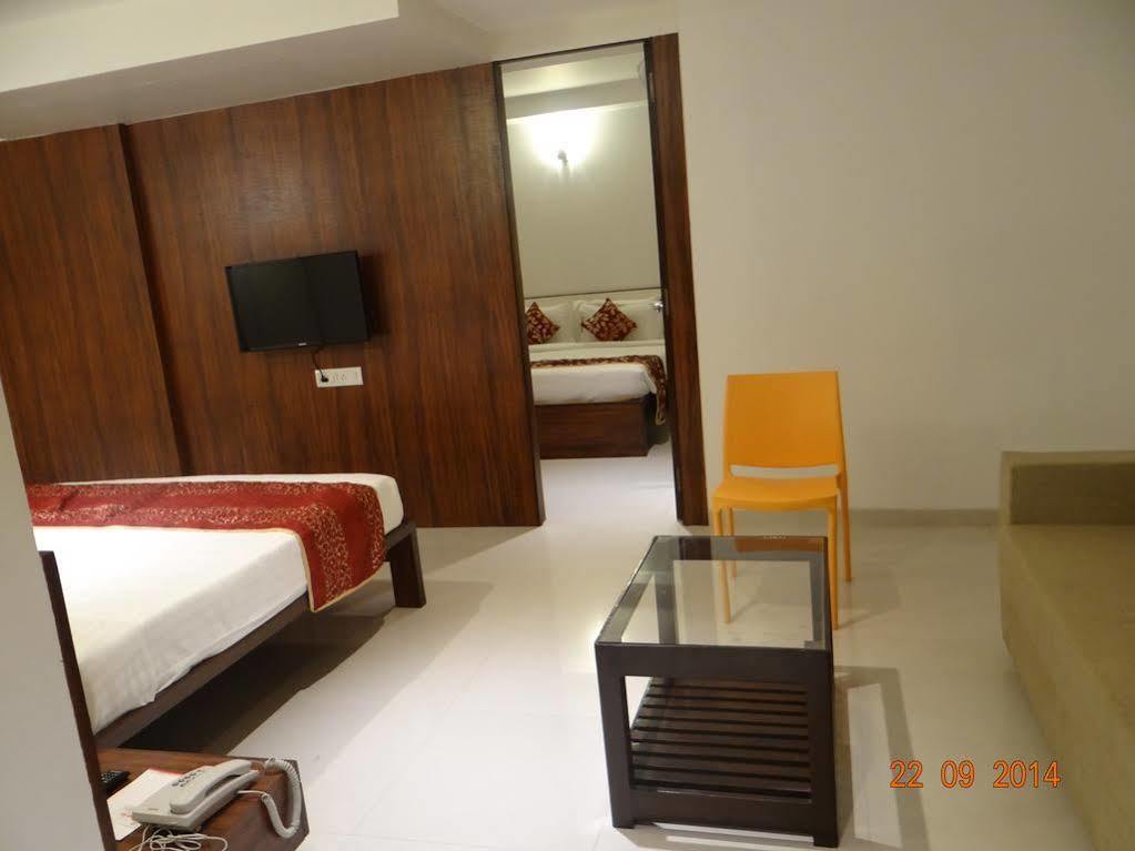 The Temple View Hotel Shirdi Ngoại thất bức ảnh