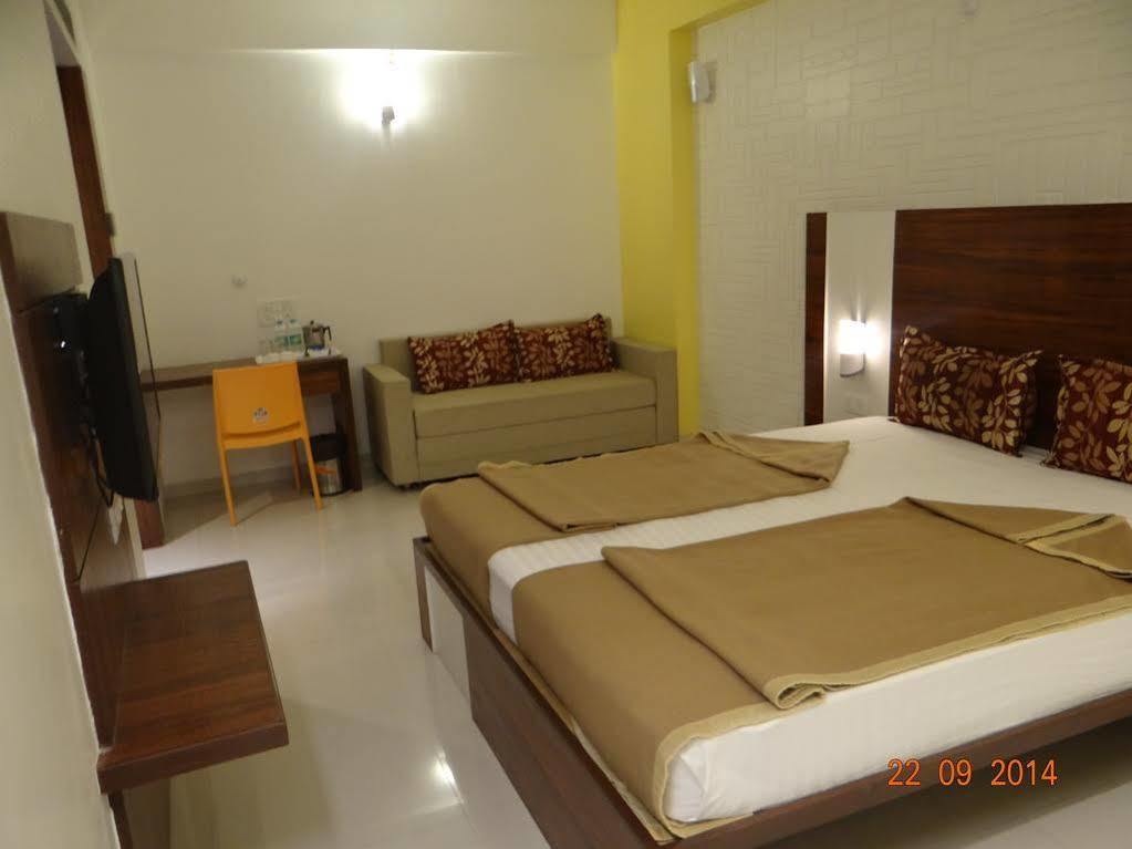 The Temple View Hotel Shirdi Ngoại thất bức ảnh