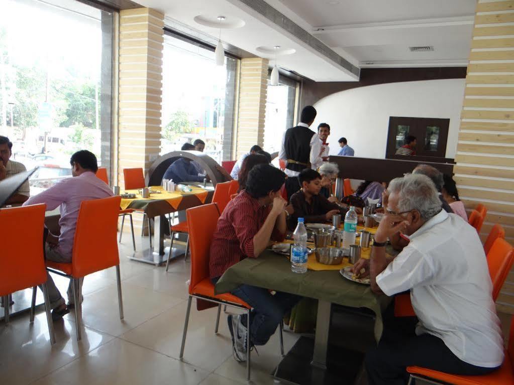 The Temple View Hotel Shirdi Ngoại thất bức ảnh